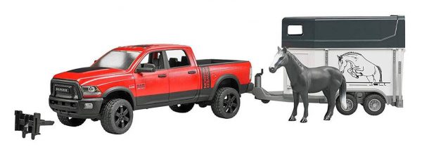 BRUDER 02501 Dodge Ram lava-auto, hevostraileri ja hevonen