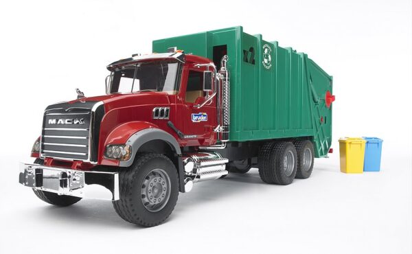 BRUDER 02812 Mack Granite roska-auto ja kaksi roska-astiaa
