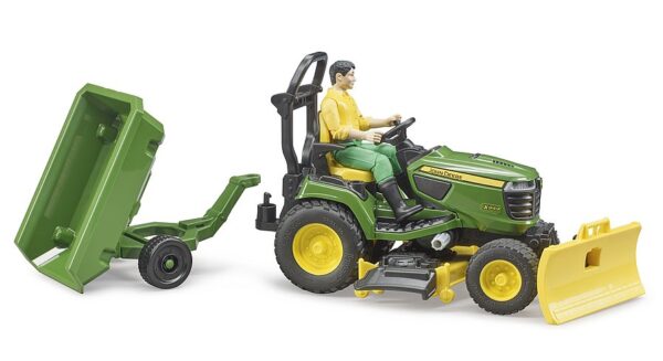 BRUDER 62104 John Deere -ajoleikkuri peräkärryllä, puutarhuri ja tarvikkeet - Image 2